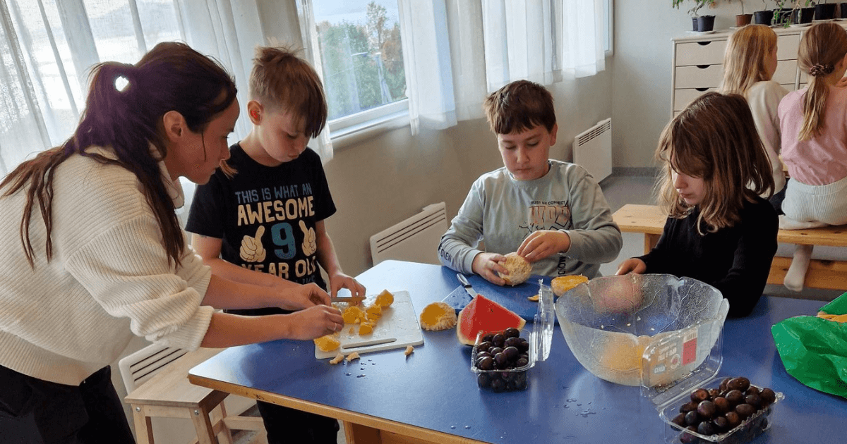 Barn lager fruktsalat
