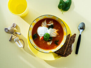 Rød fiskesuppe med torsk